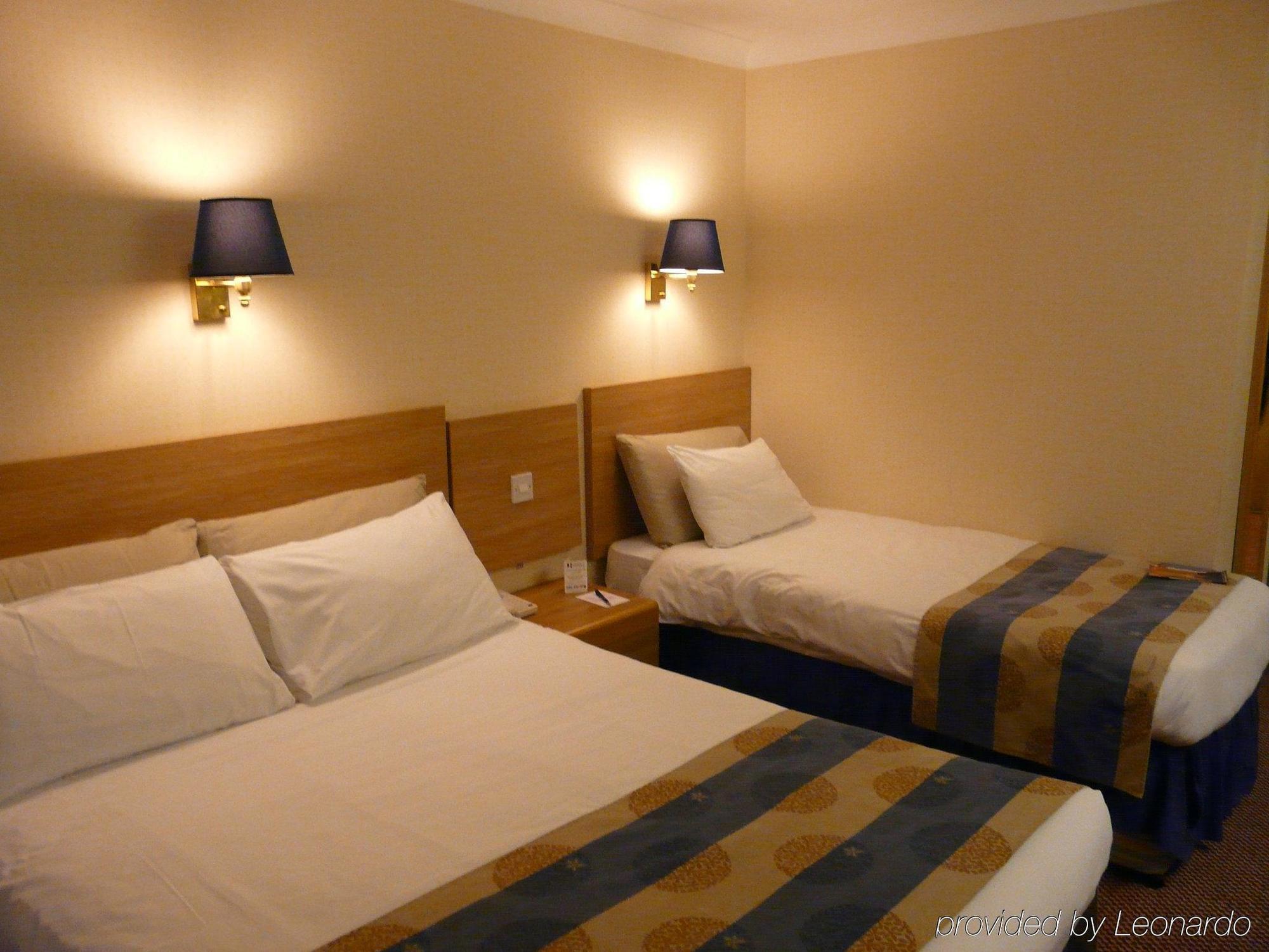 홀리데이 인 카디프 - 노스 M4 호텔 객실 사진